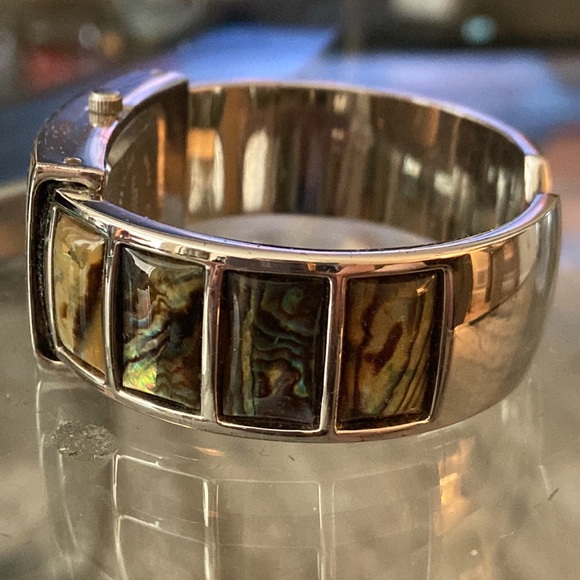 Vintage Ladies Stainless Steel Watch with Black Lip Mother of Pearl - Picture 3 of 6